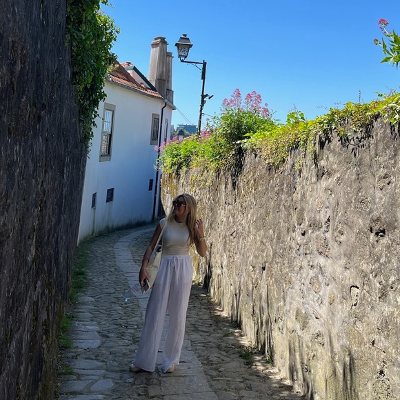 Meet your Posher, Emily - Picture 3 of 6